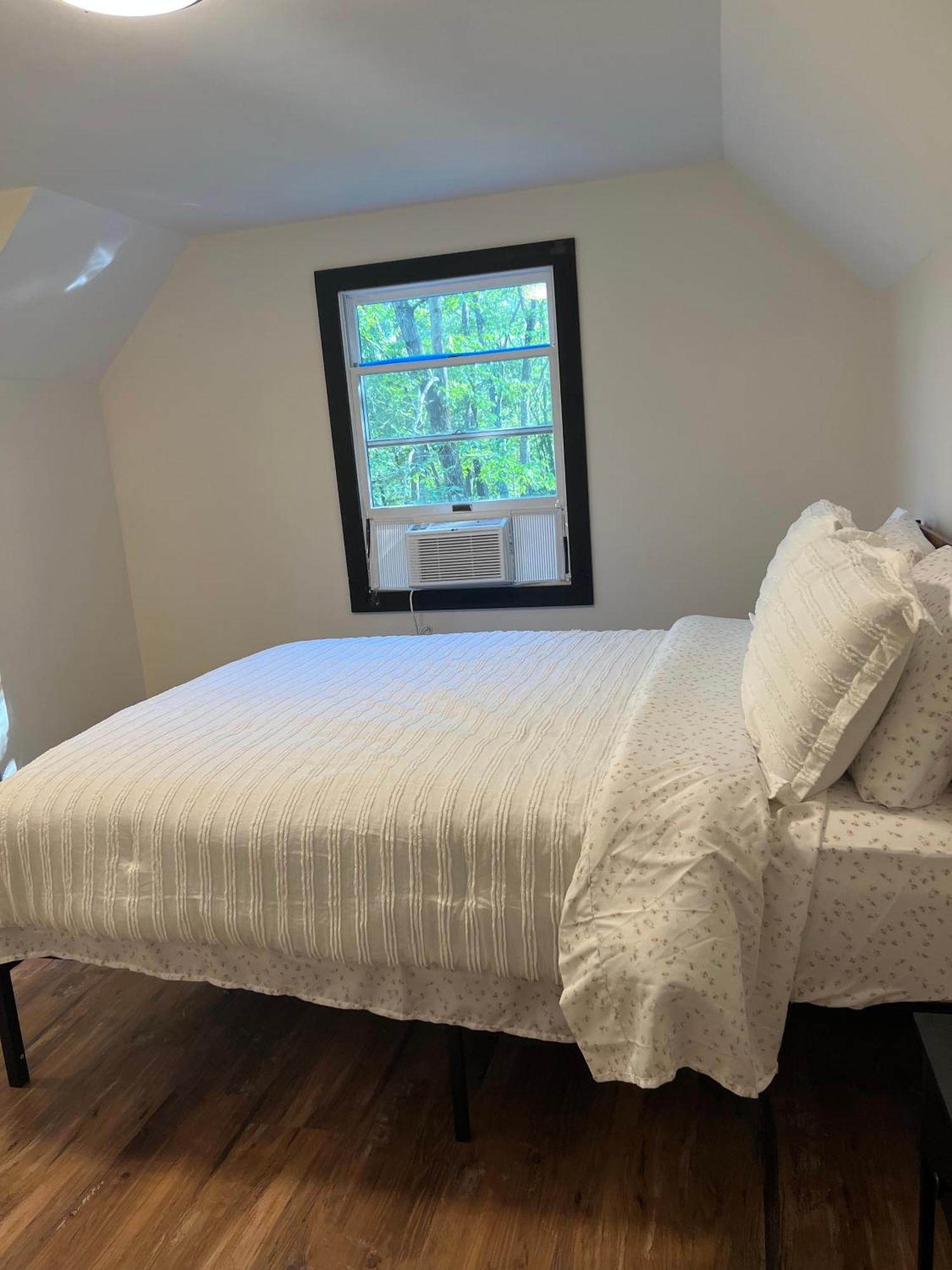 The Flying Dutchman Cottage In Amenities Filled Masthope Community Ski Big Bear Lackawaxen Exterior photo