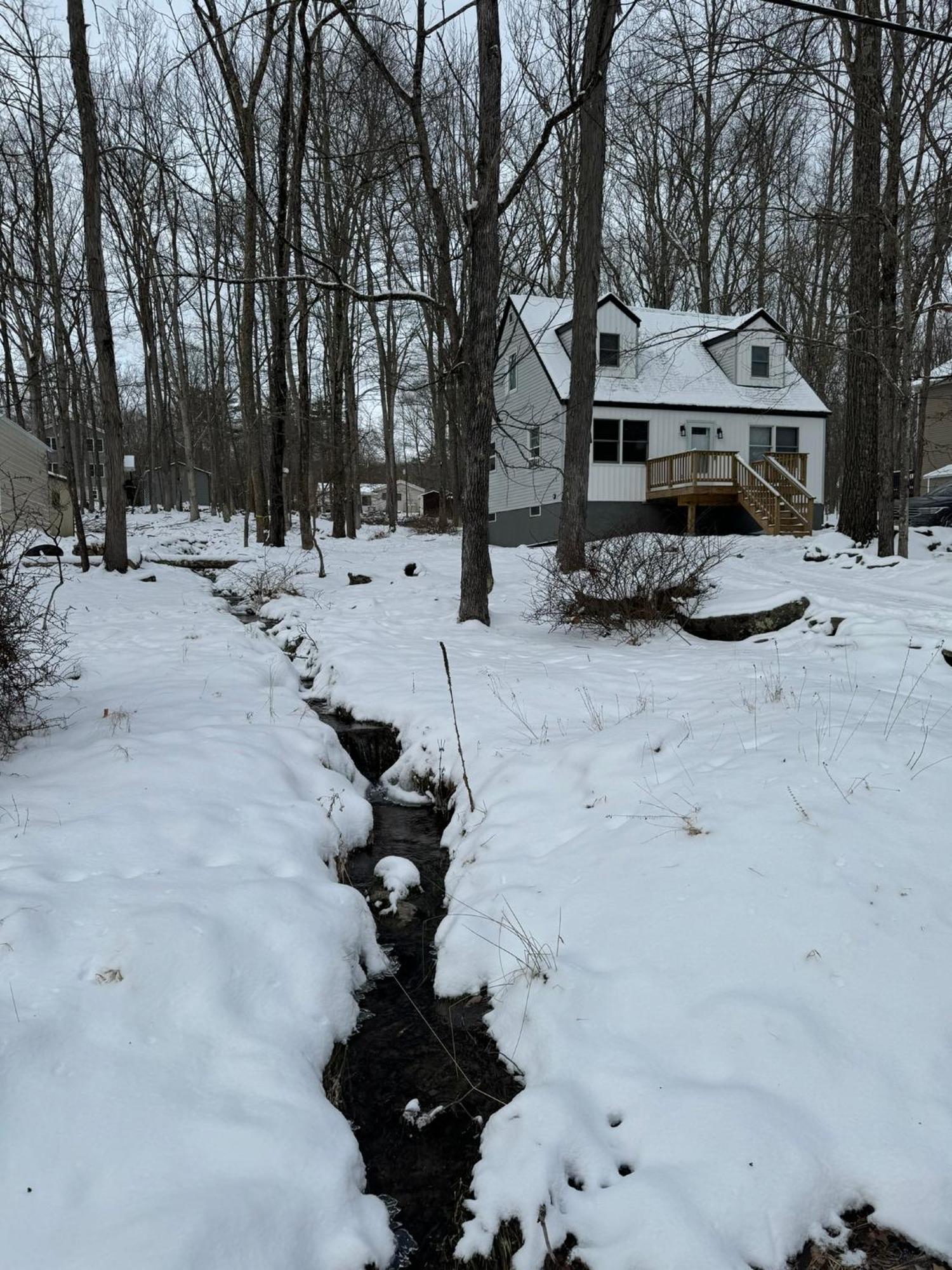 The Flying Dutchman Cottage In Amenities Filled Masthope Community Ski Big Bear Lackawaxen Exterior photo